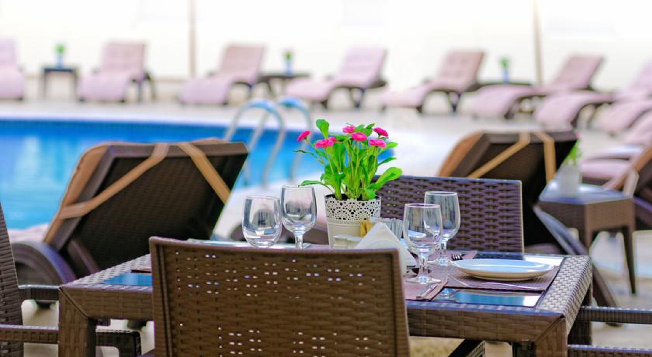 Golden Sands Hotel Apartments Dubai Exterior photo