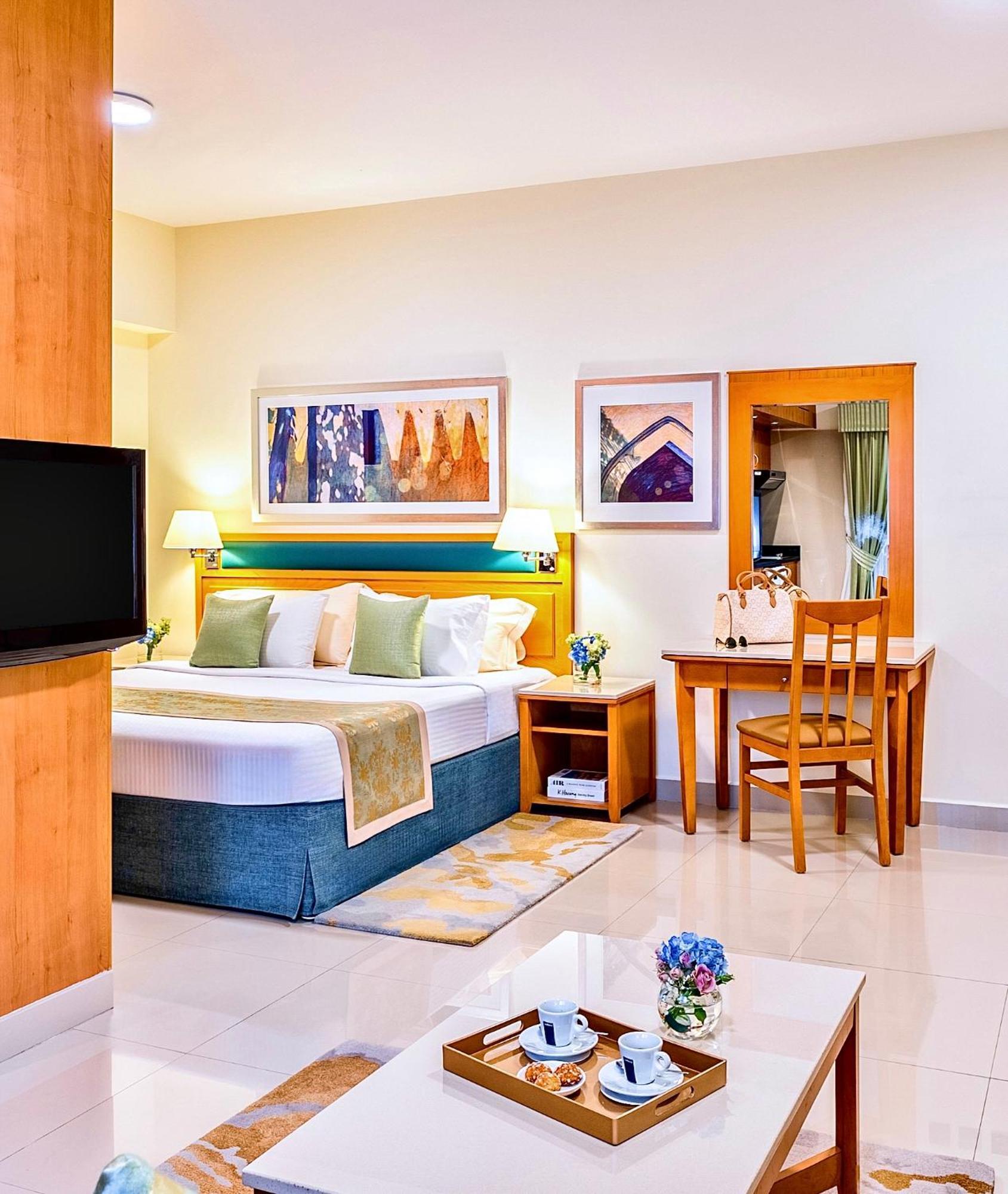 Golden Sands Hotel Apartments Dubai Exterior photo